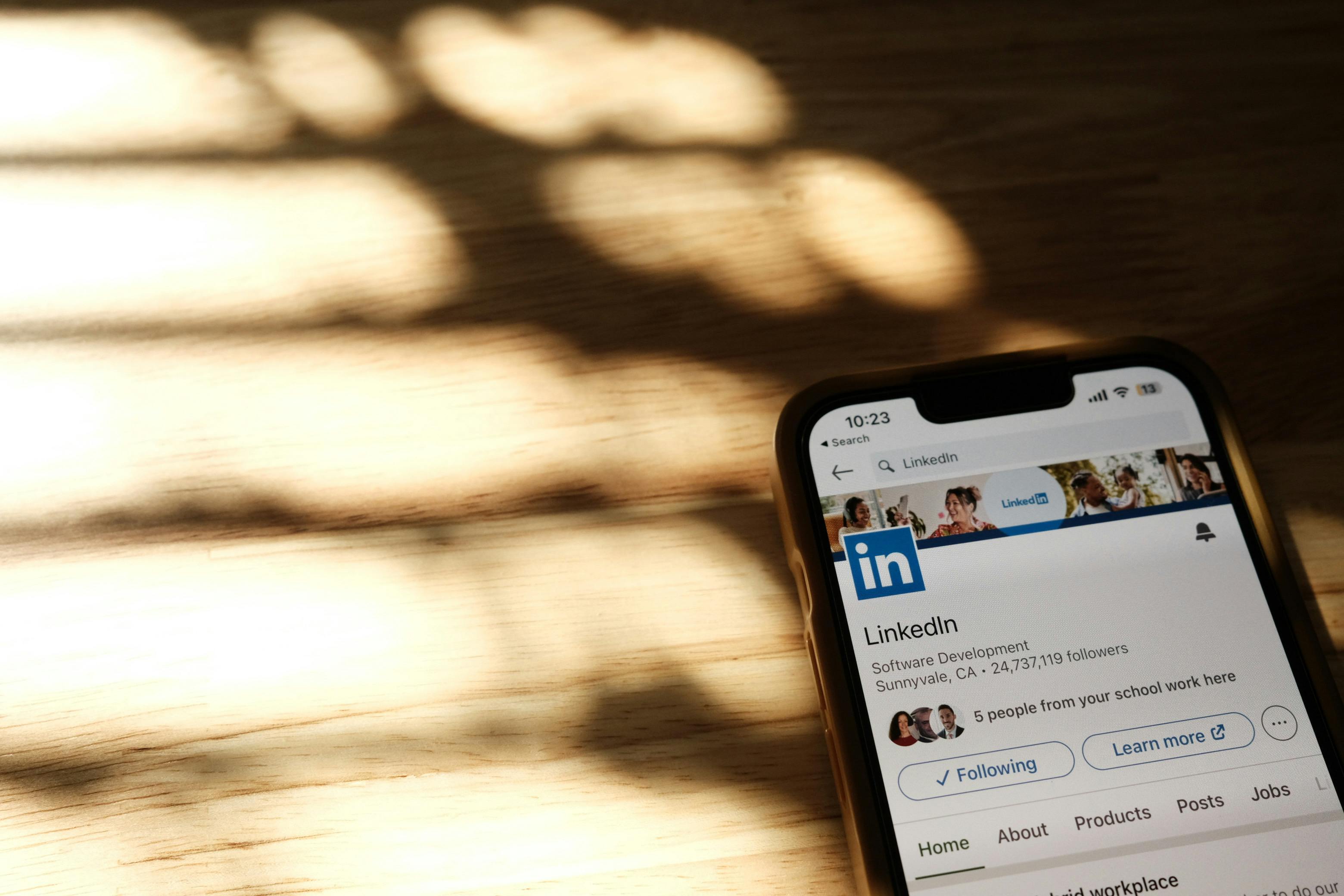 Leveraging LinkedIn for Creative Storytelling
